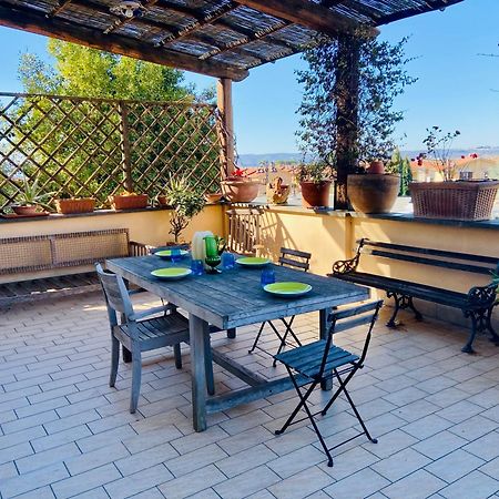 Апартаменты La Terrazza Di Andrea Больсена Экстерьер фото