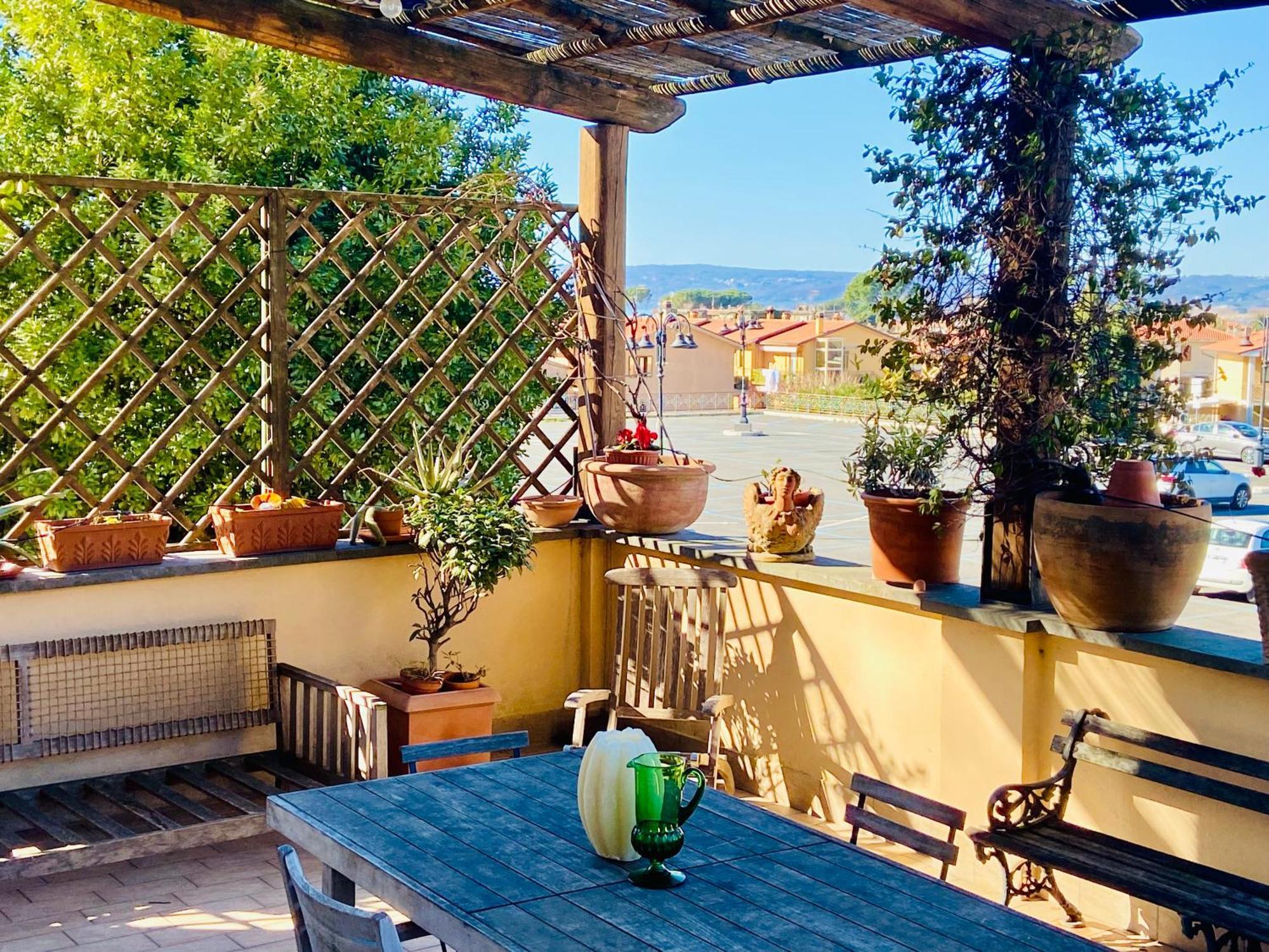 Апартаменты La Terrazza Di Andrea Больсена Экстерьер фото
